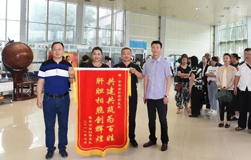 你知道嗎？省肝膽醫(yī)院為電車公司54路車隊(duì)80多位司機(jī)免費(fèi)體檢啦！