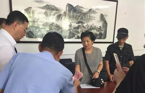 撿到萬(wàn)元財(cái)物，吉林省肝膽病醫(yī)院的保衛(wèi)大哥“完璧歸趙”