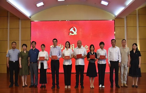 黨旗領航奮進路 繼往開來建新功 吉林省肝膽病醫(yī)院隆重慶祝中國共產(chǎn)黨建黨102周年！