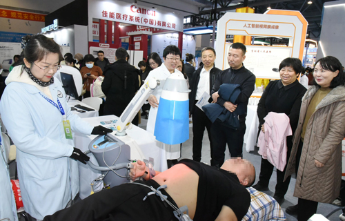 用科技火焰點燃防治宣傳“引擎”——我院參展2024長春國際醫(yī)藥健博會
