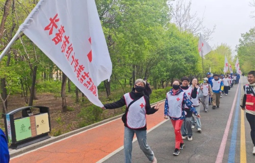 徒步義診送健康 “肝膽人”公益服務進行時